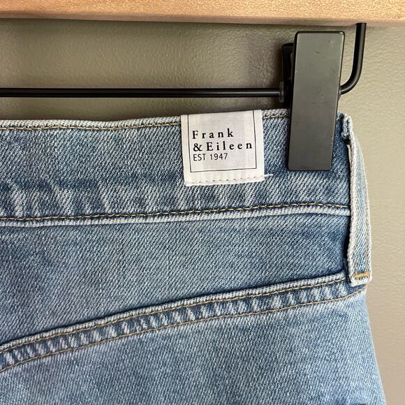 NWOT FRANK & EILEEN MONAGHAN Mom Jean Size 24 Blue Denim High Waist Straight Leg - Picture 14 of 16